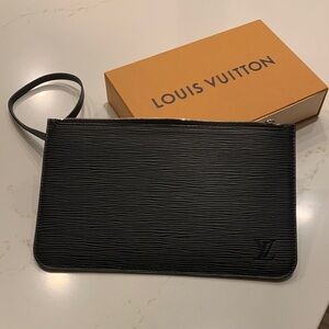 Authentic Louis Vuitton Iconic Black Epi Leather Wristlet, excellent condition.